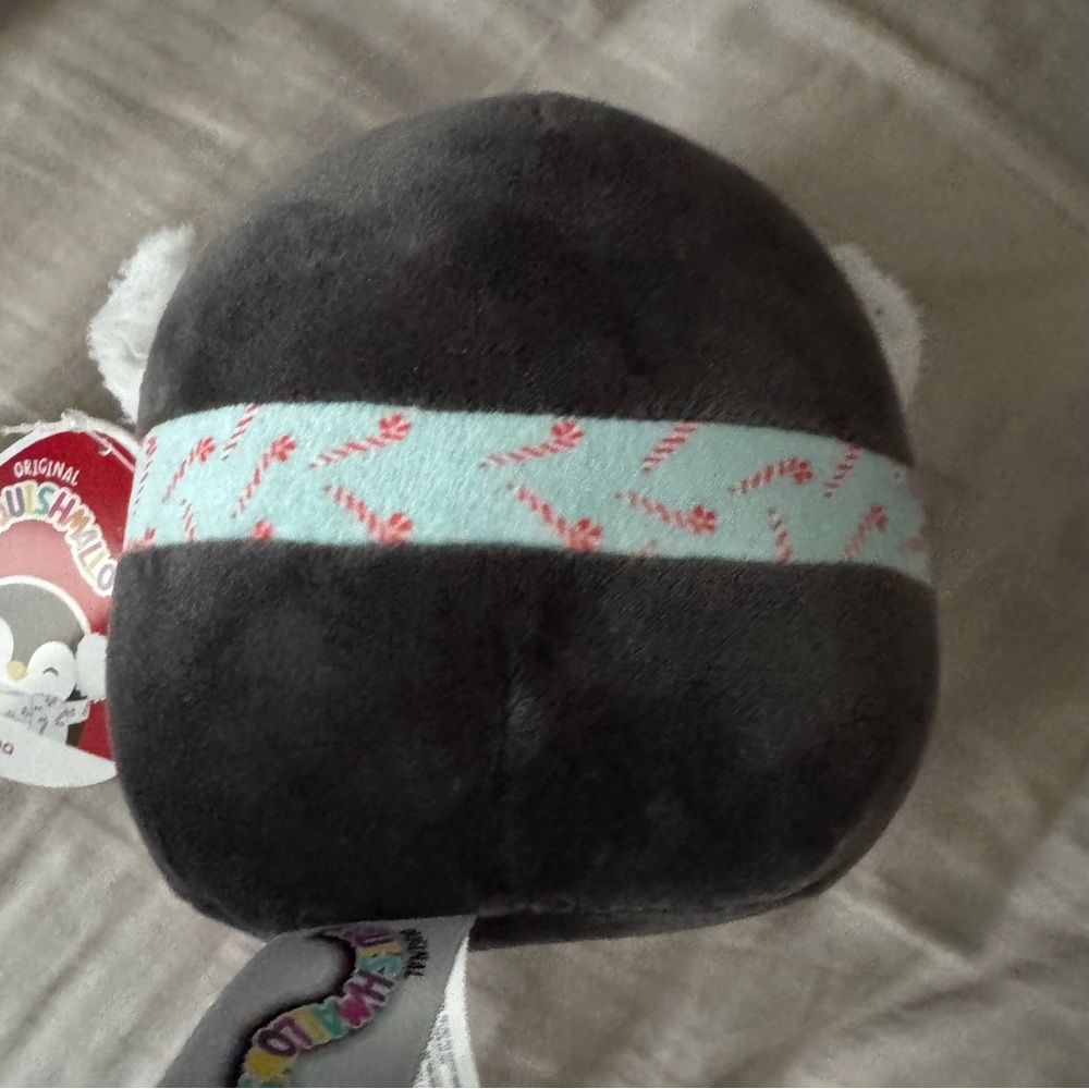 Squishmallow Luna the penguin - Picture 4 of 5